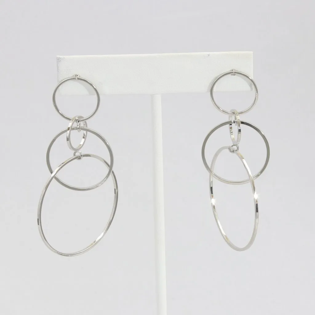Linked hoop earrings