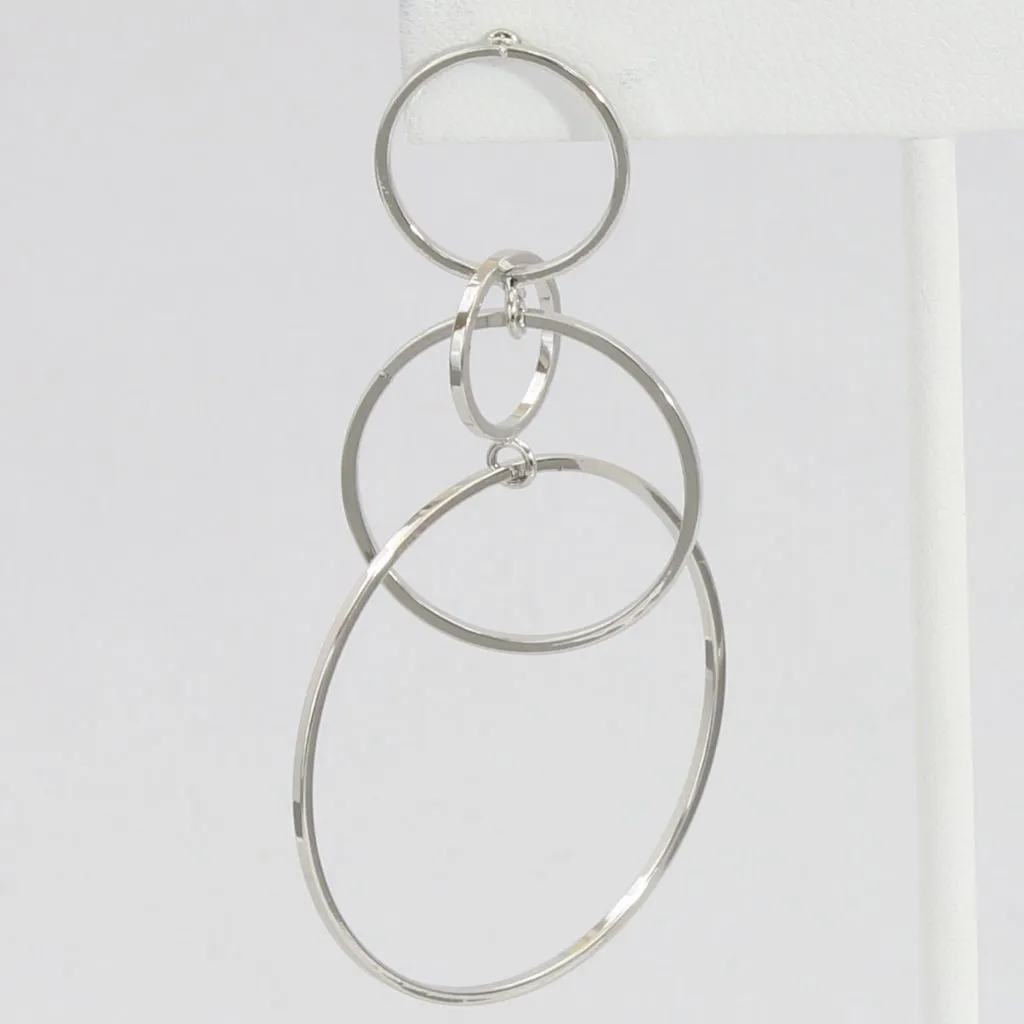 Linked hoop earrings
