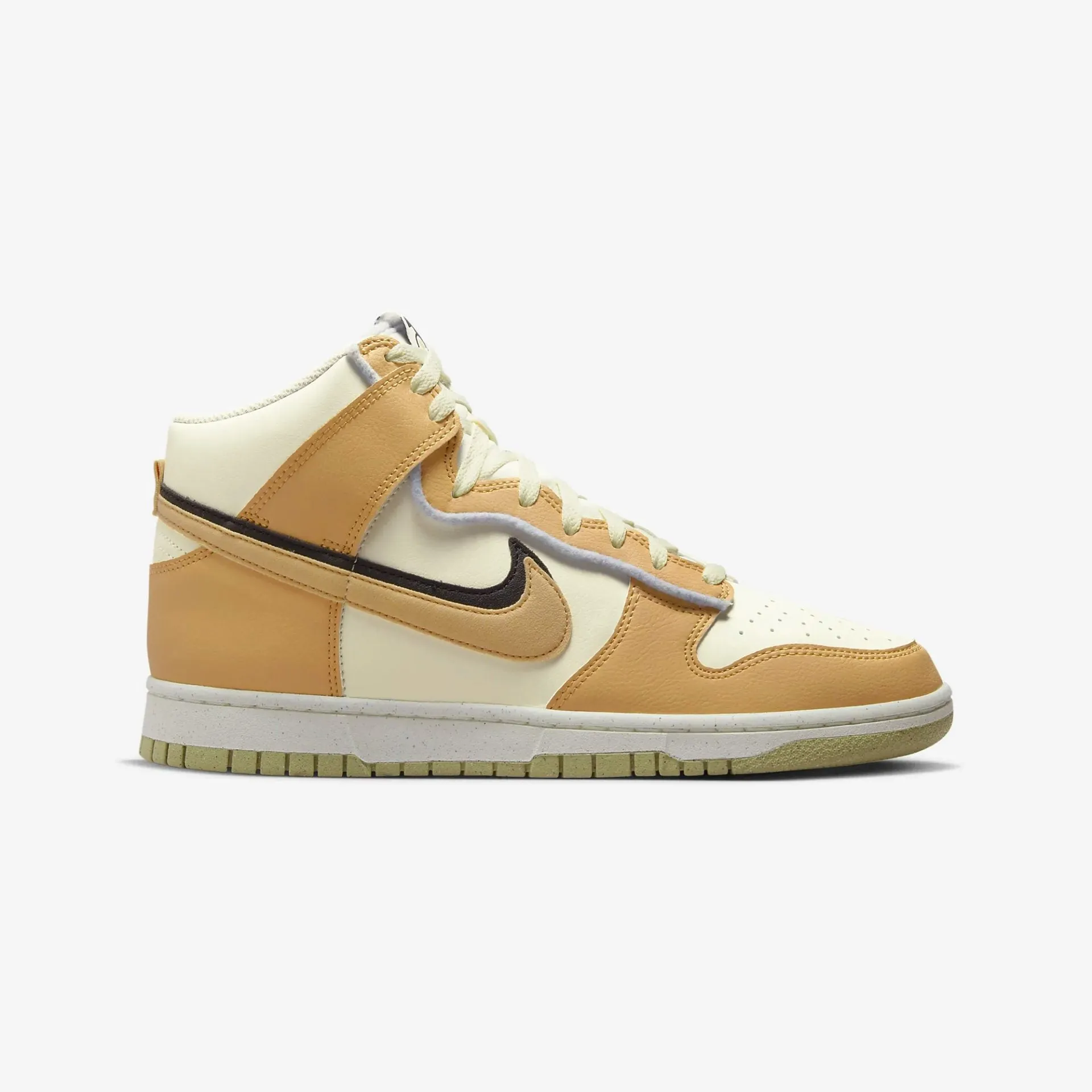 Nike | DUNK HIGH RETRO SE  { SESAME/BLACK