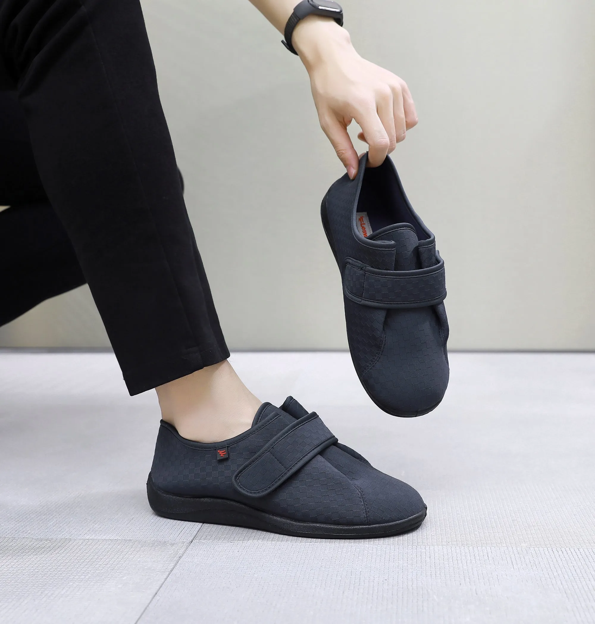 Owlkay Wide Diabetic Shoes For Swollen Feet - NW6038